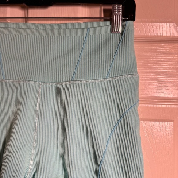 Offline by Aerie Women's Mint Green Bike Shorts - Picture 2 of 8
